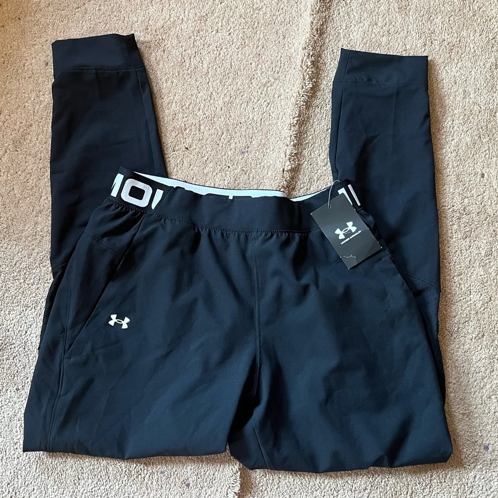 NWT UA wind breaker pants